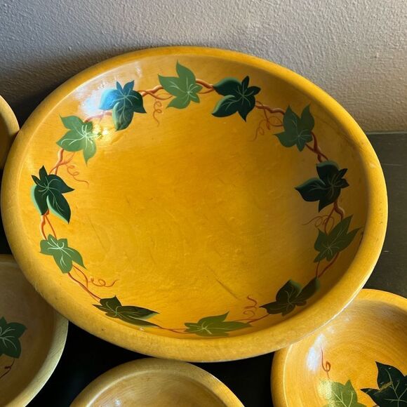Munising vintage wooden ivy painted set of 5 bowls - Picture 4 of 12